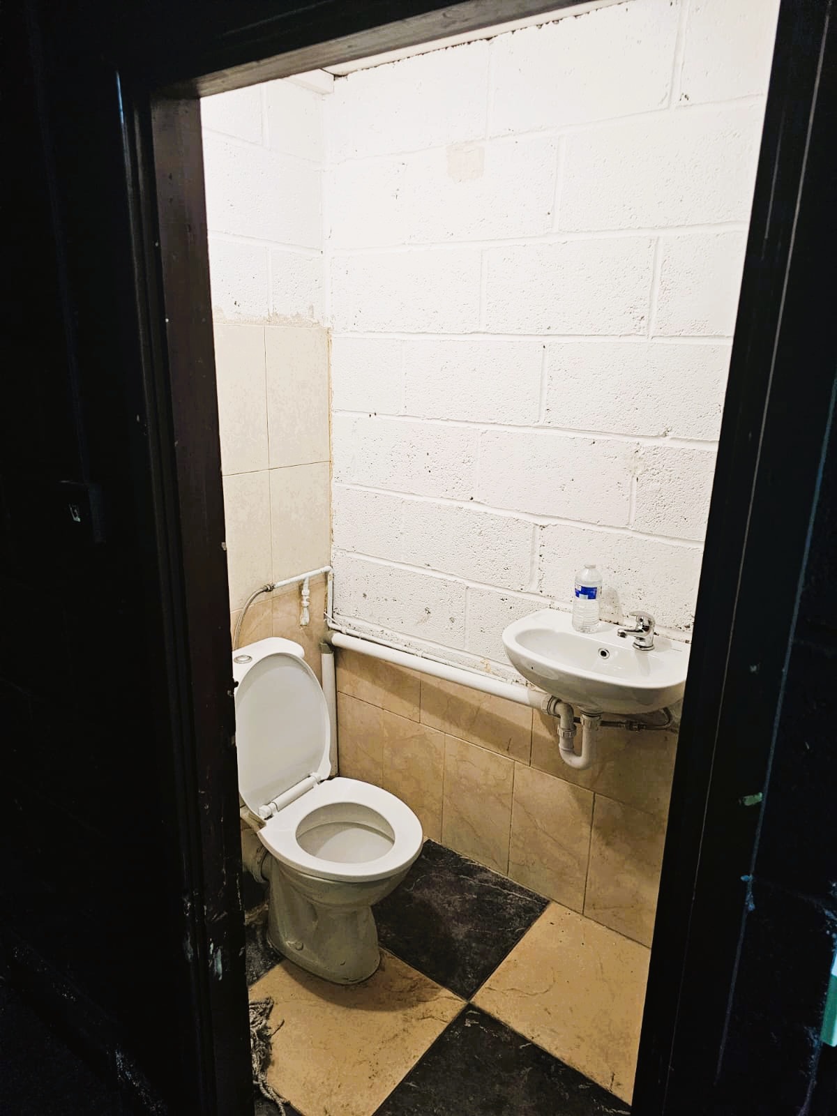 Unit For rent Image19