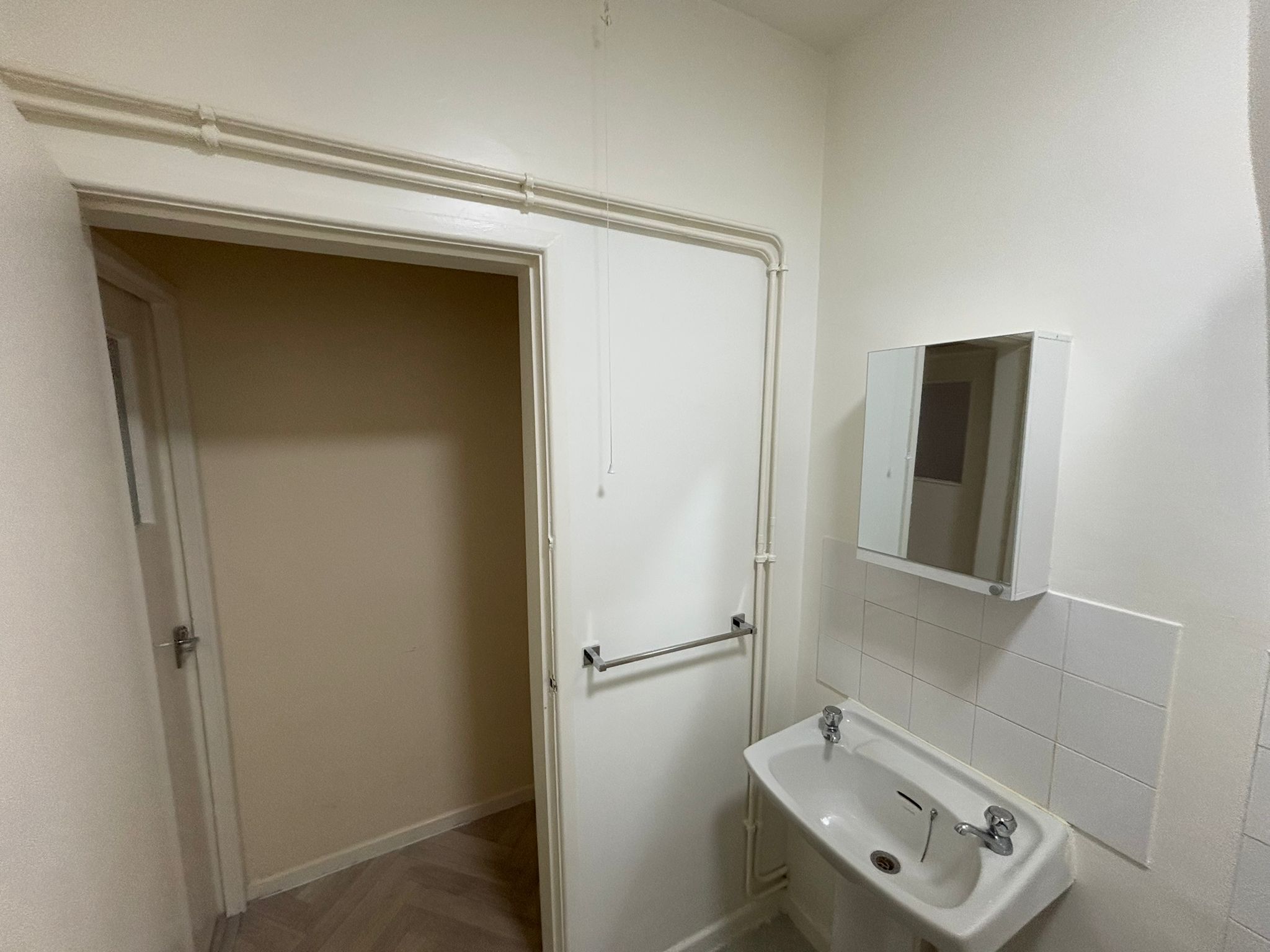 Red Lane, Paradise Image10