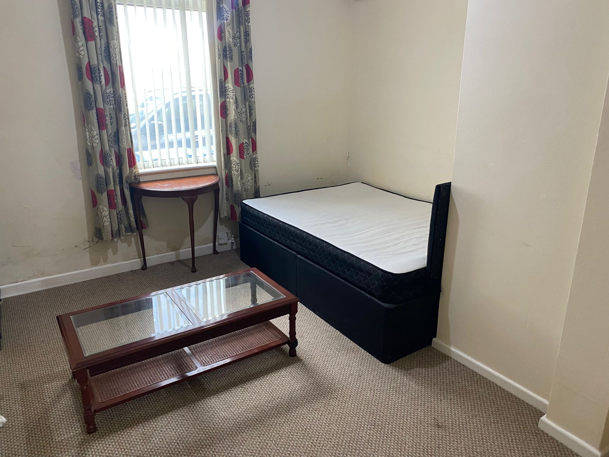 Red Lane, Paradise Image2