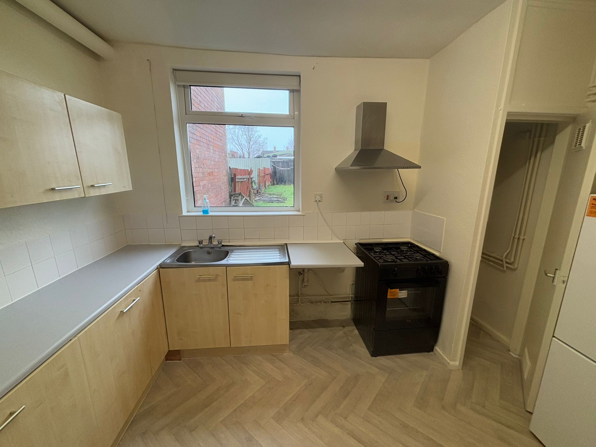 Red Lane, Paradise Image7