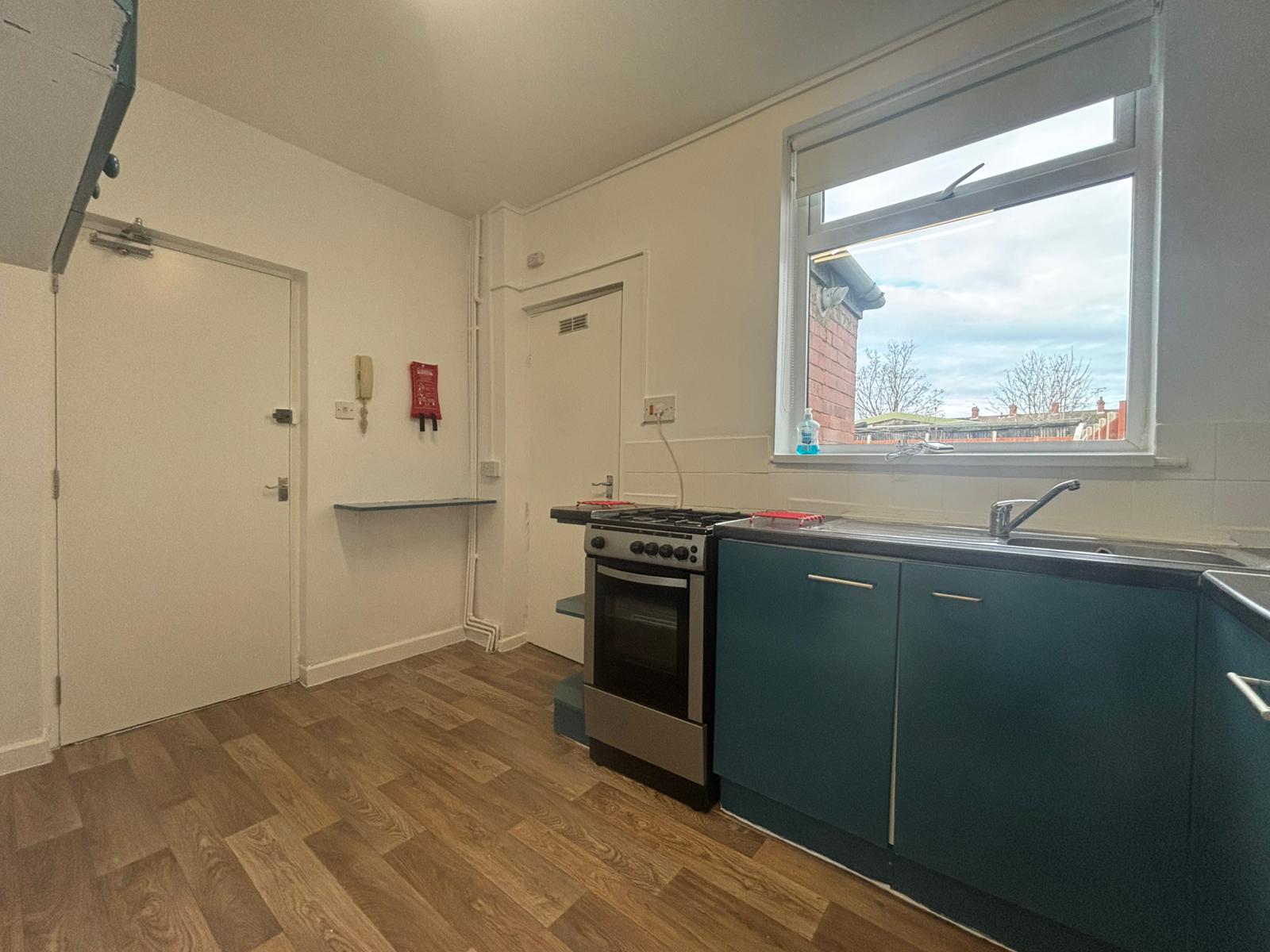 Red Lane, Paradise Image2