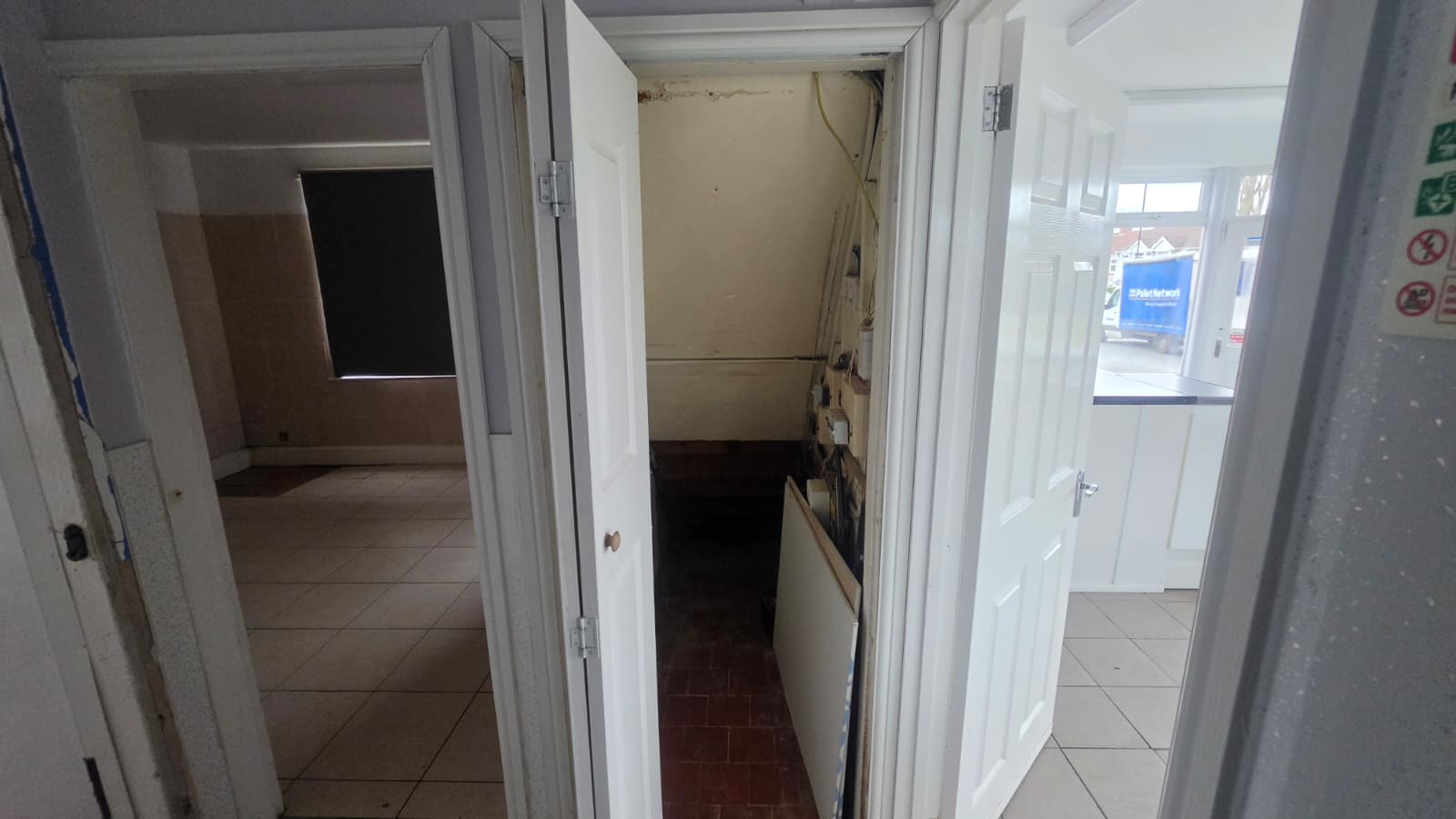 Sewell Highway,Wyken Image8