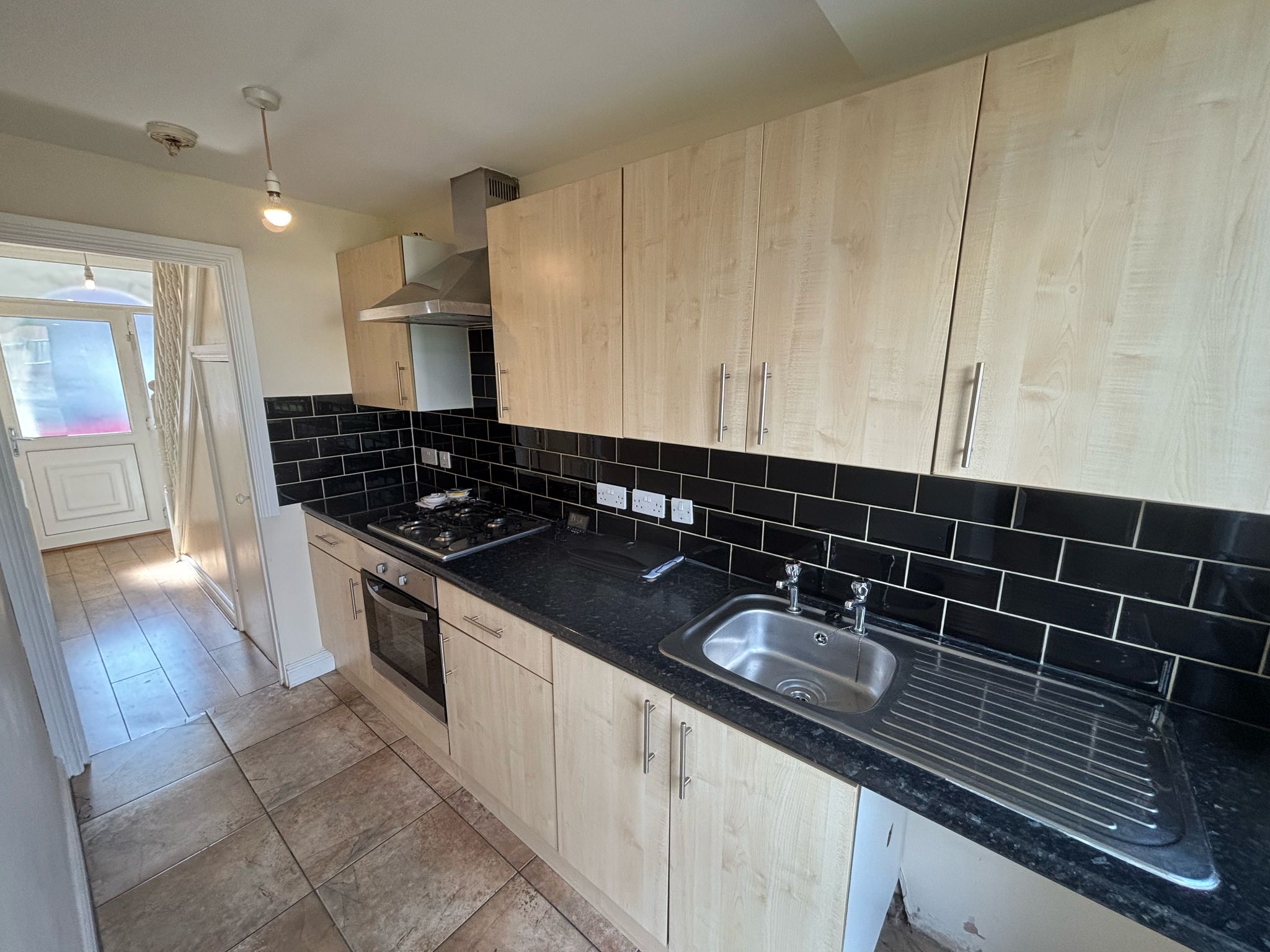 Torrington Avenue, Tile Hill Image7