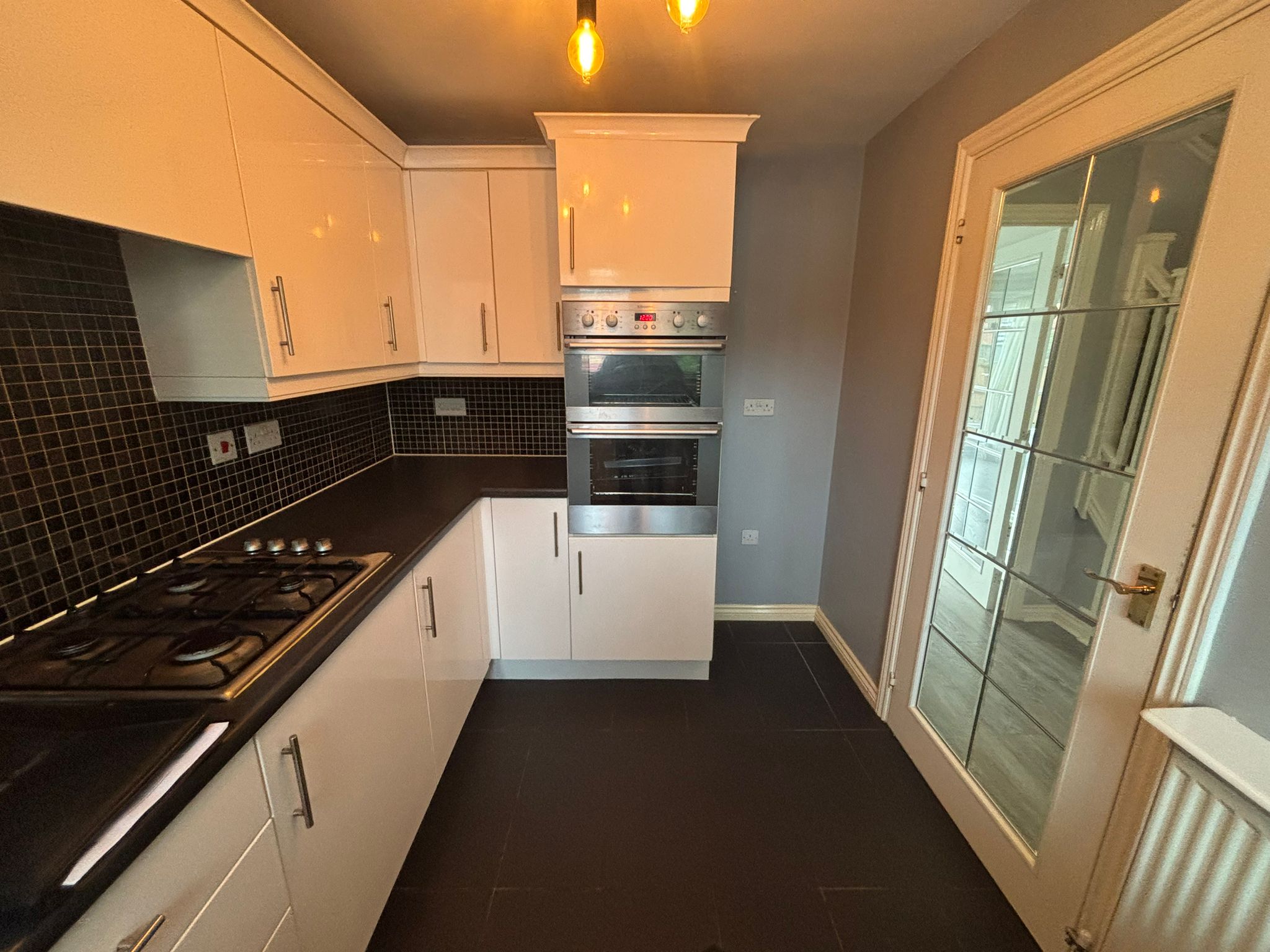 Grenadier Drive, Lower Stoke Image9