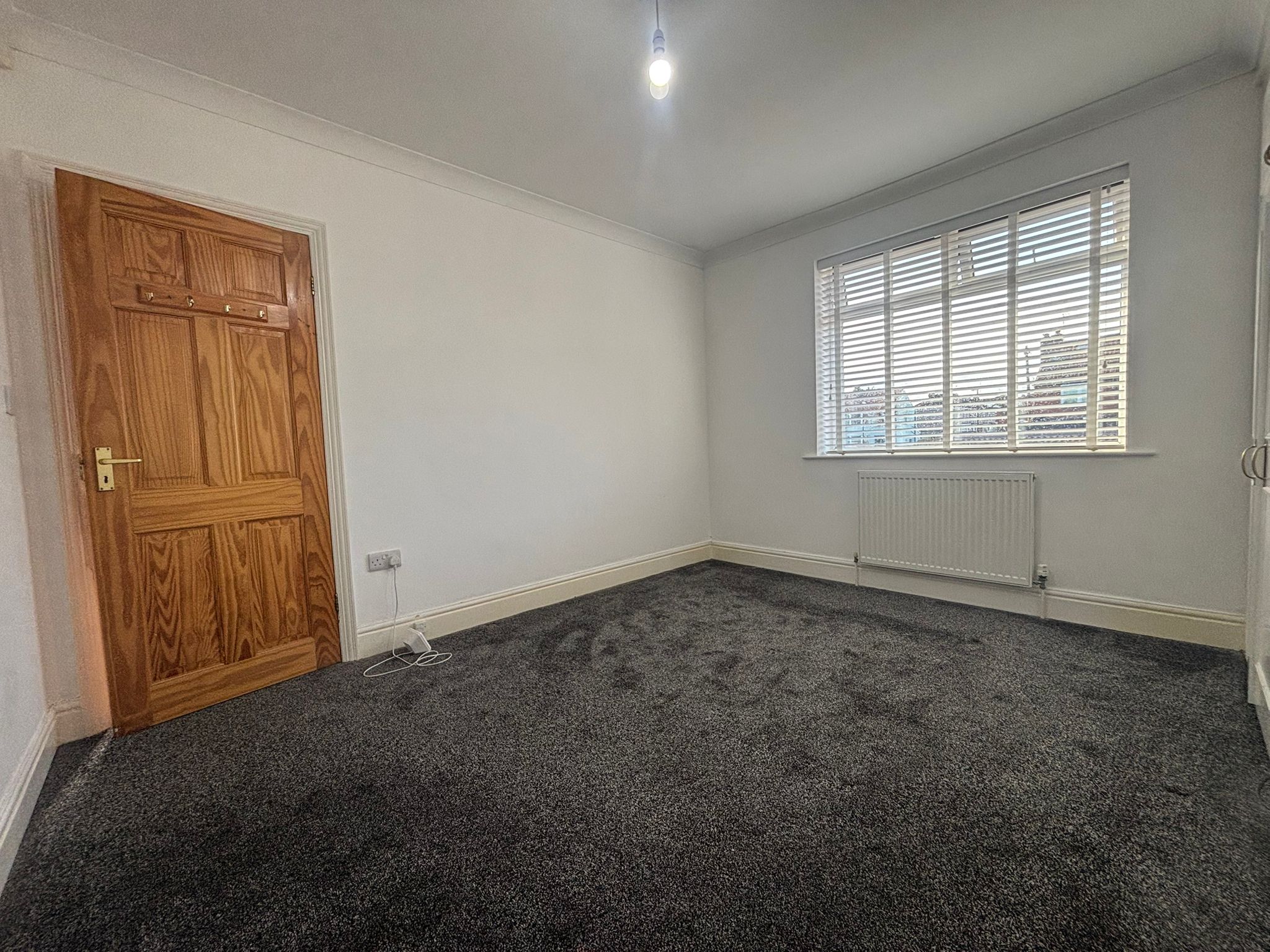 Moseley Avenue, Coundon Image16