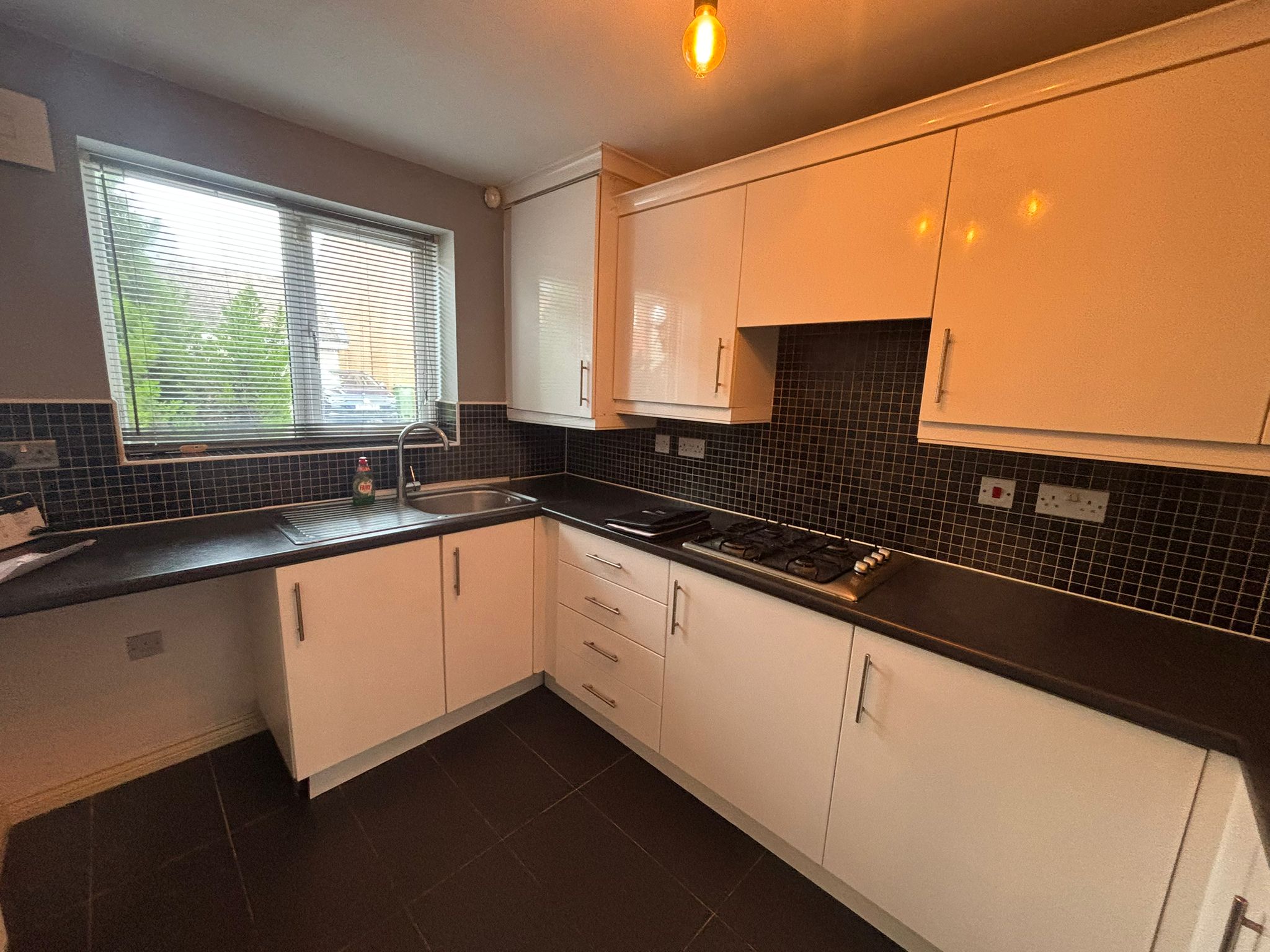 Grenadier Drive, Lower Stoke Image6