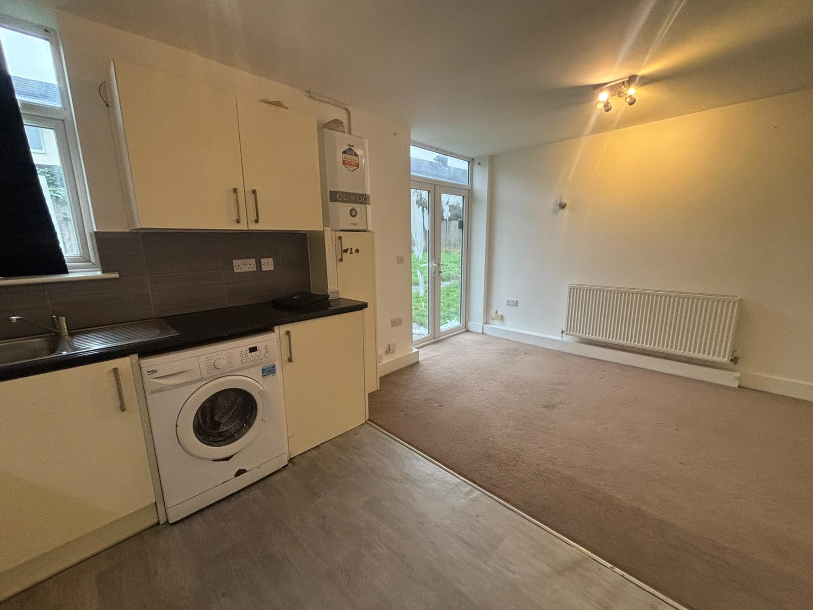 Barley Lea House, Stoke Aldermoor Image9