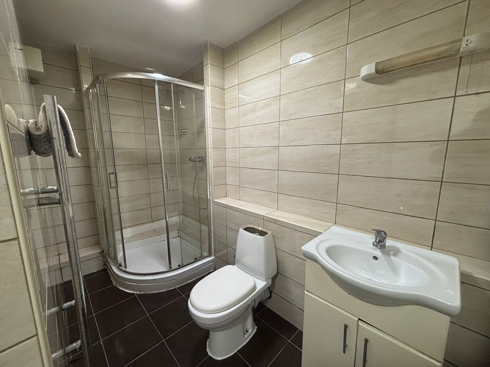 Barley Lea House, Stoke Aldermoor Image9