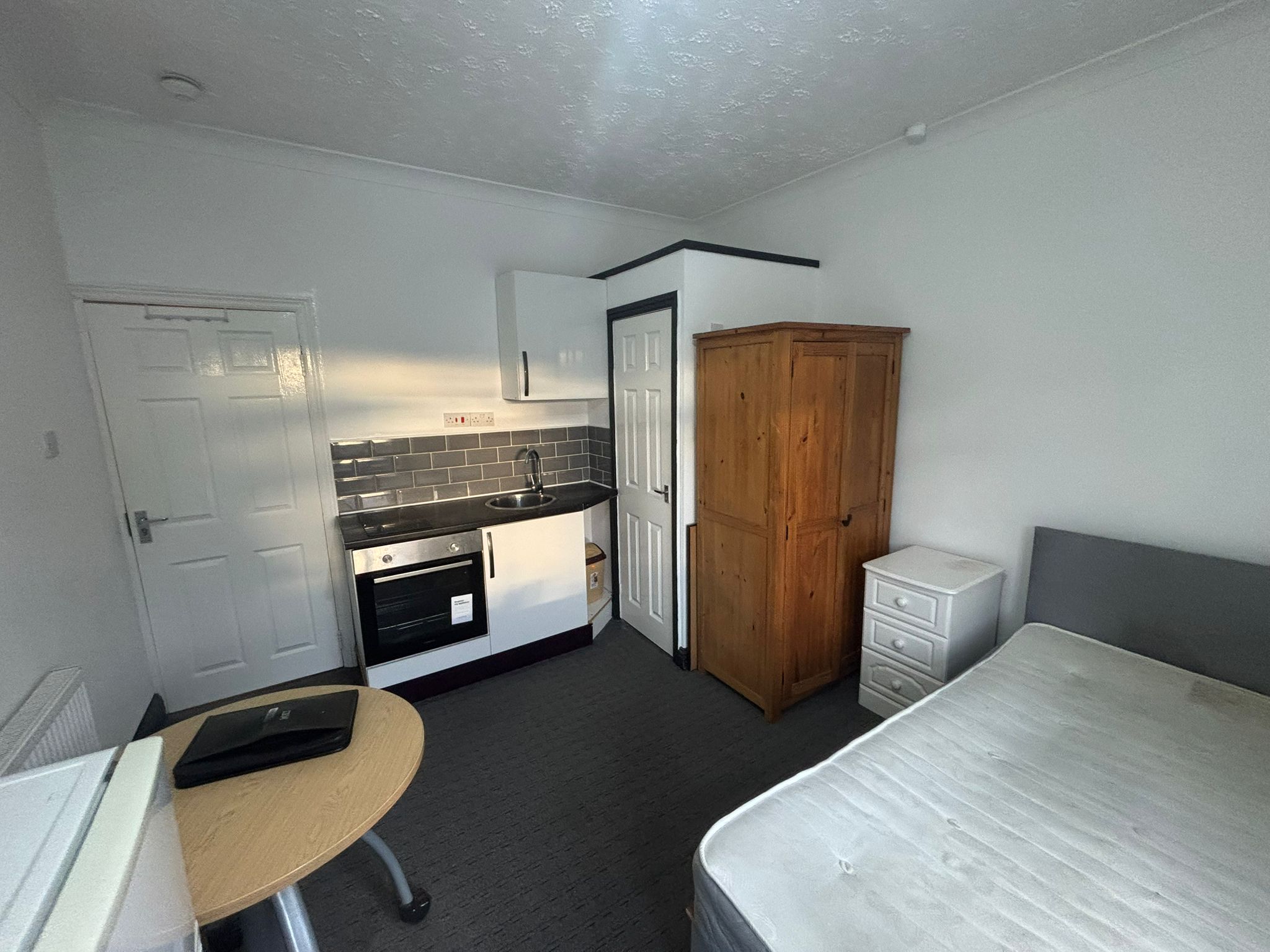 Clay Lane, Upper Stoke Image3