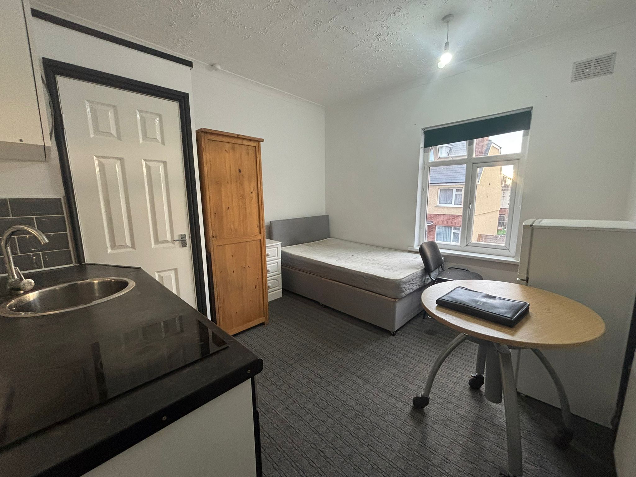 Clay Lane, Upper Stoke Image4