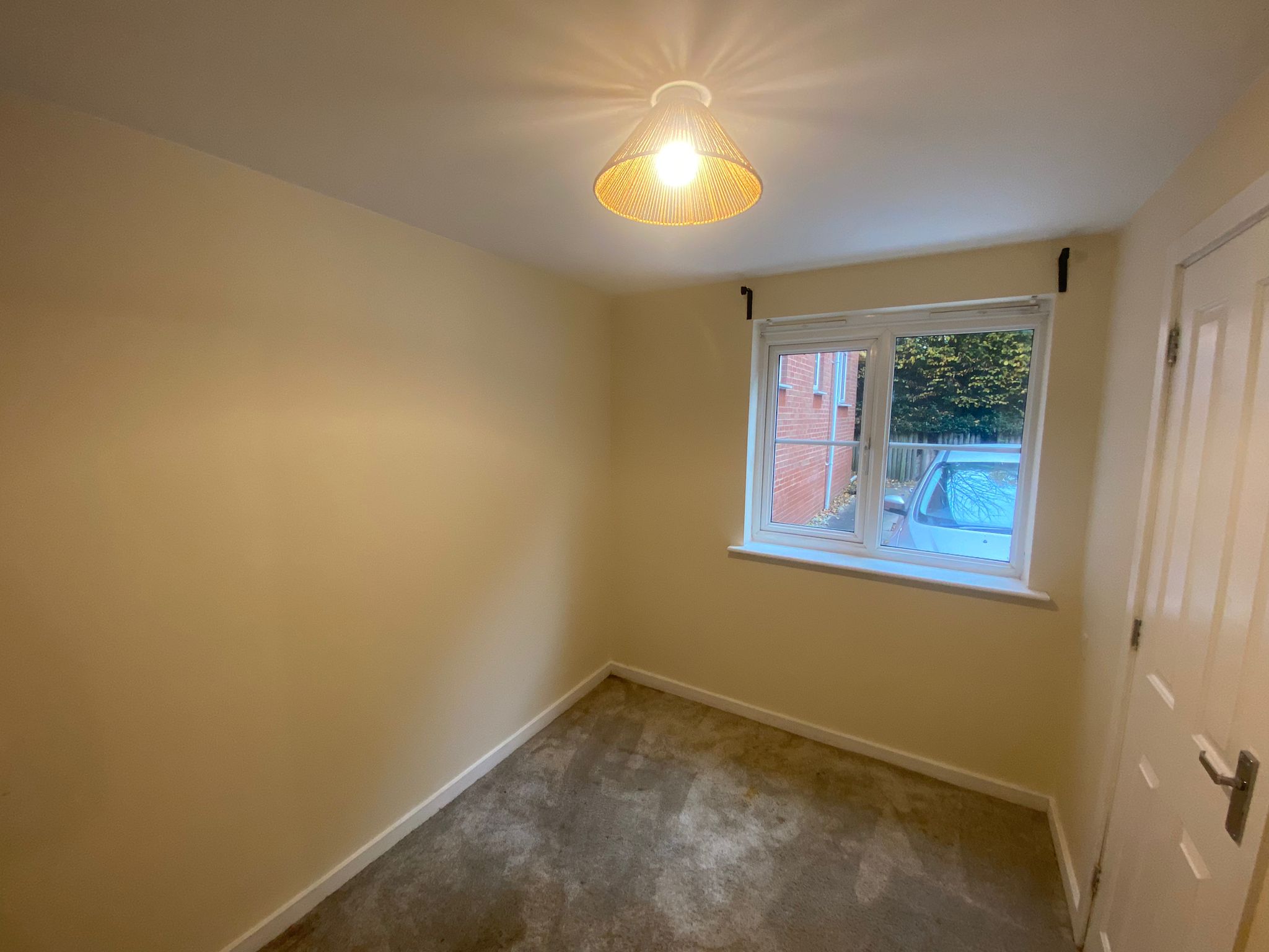 Hickory Close, Potters Green Image5