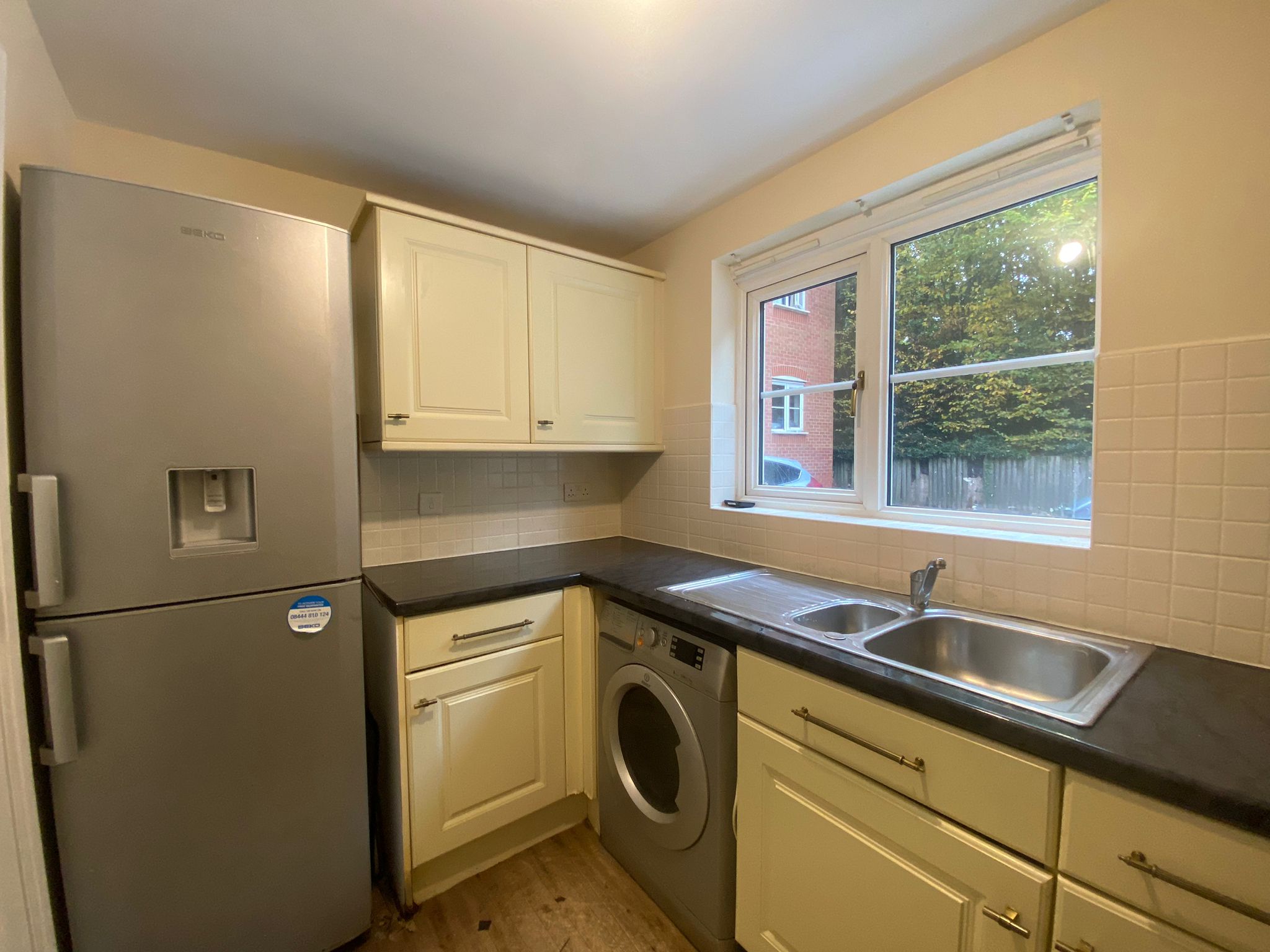 Hickory Close, Potters Green Image3