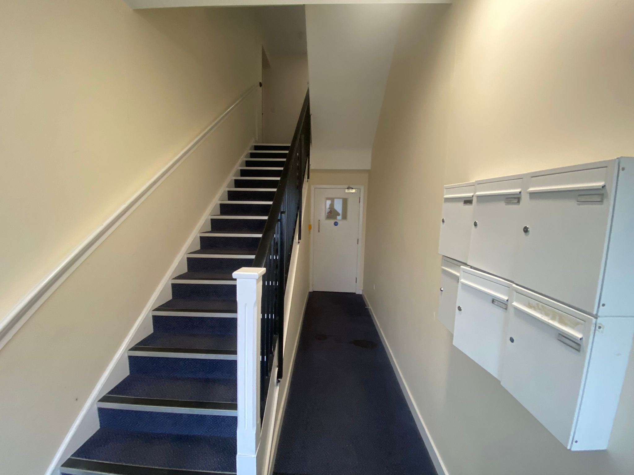 Hickory Close, Potters Green Image13