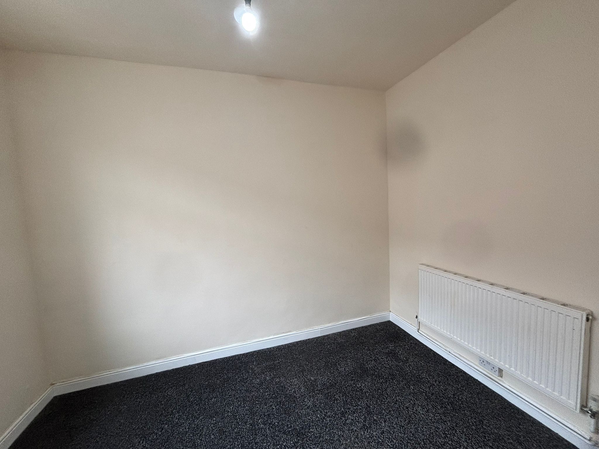 Trentham Road,Hillfileds Image3