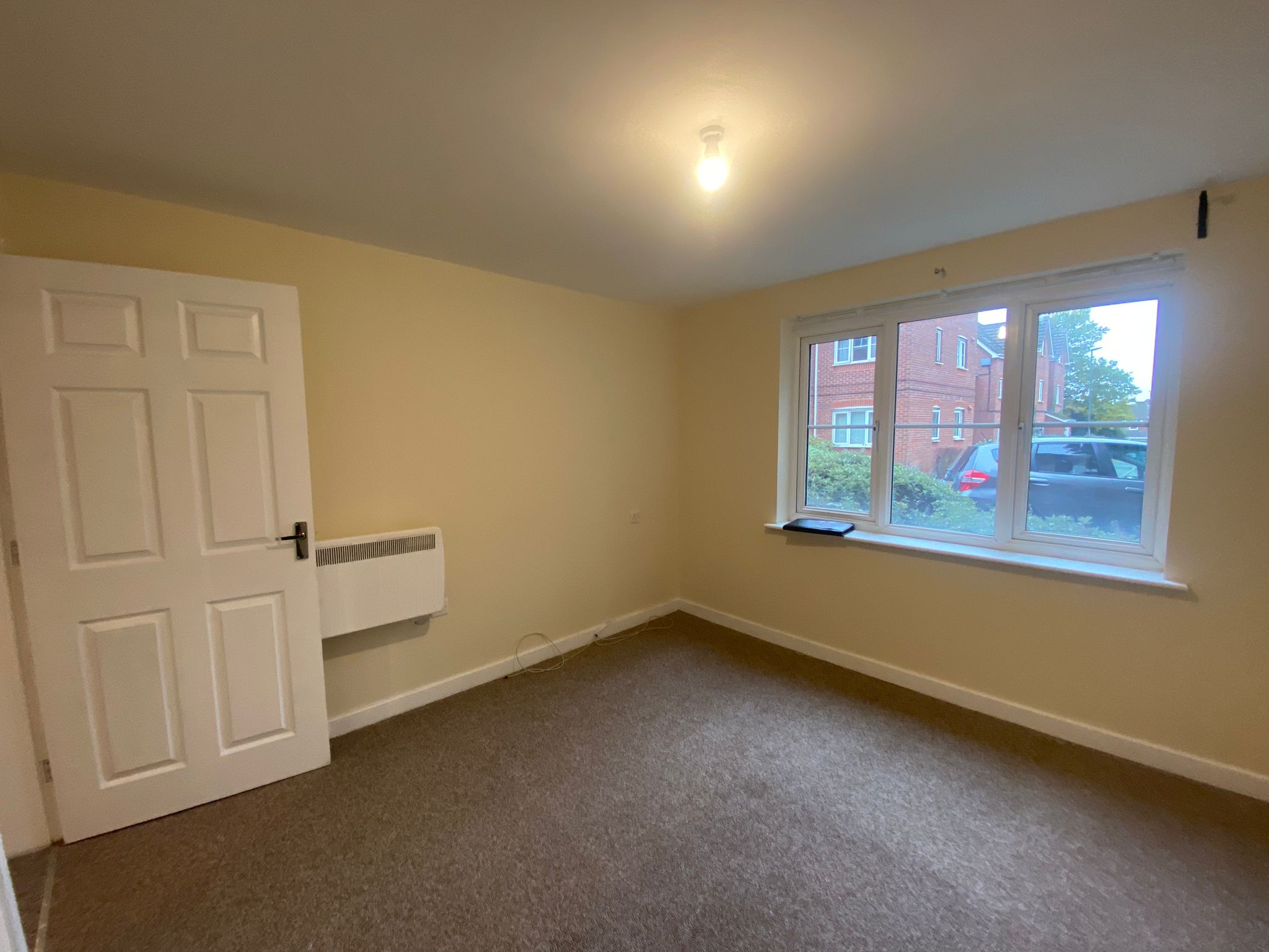 Hickory Close, Potters Green Image8