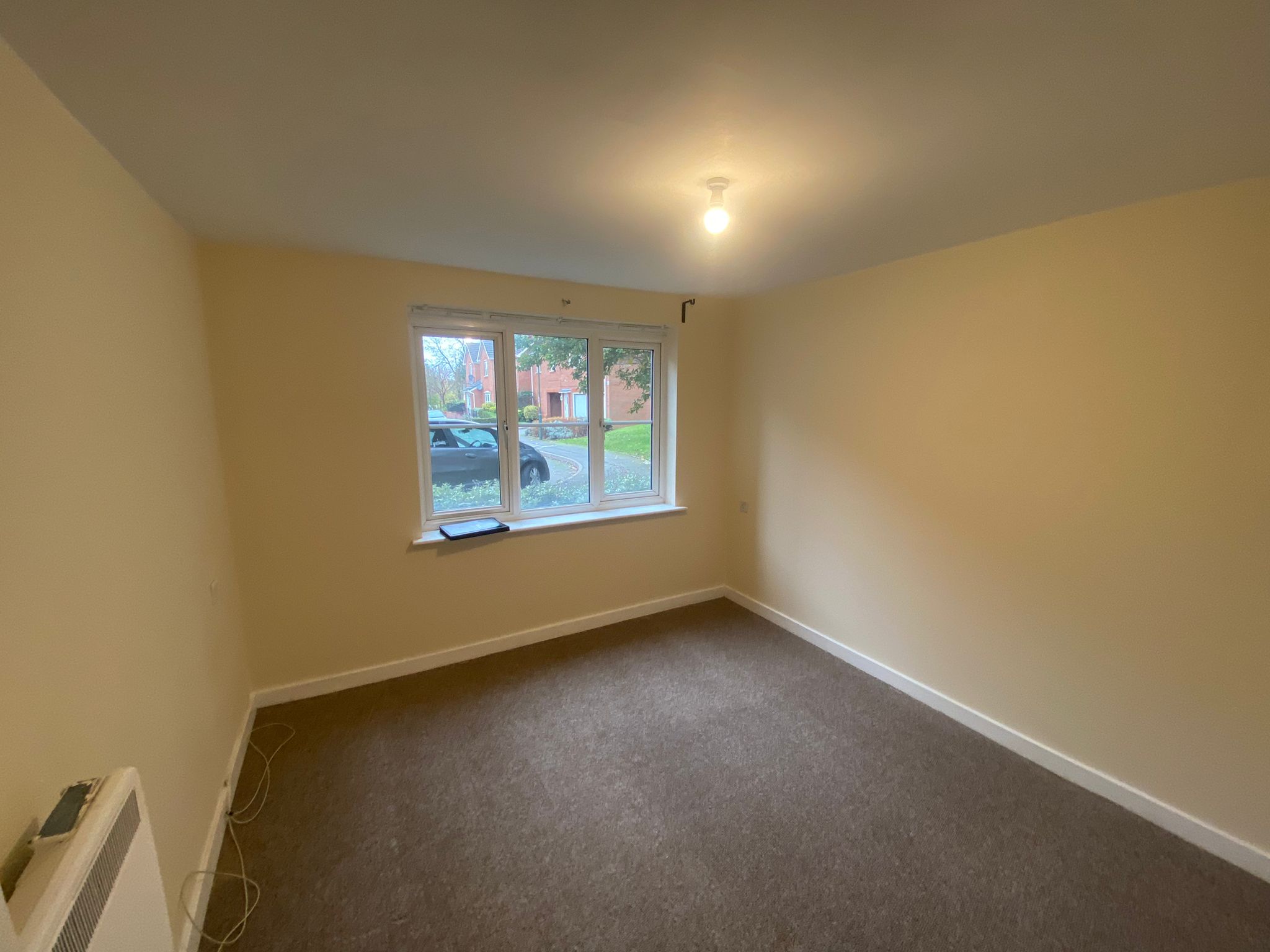 Hickory Close, Potters Green Image7