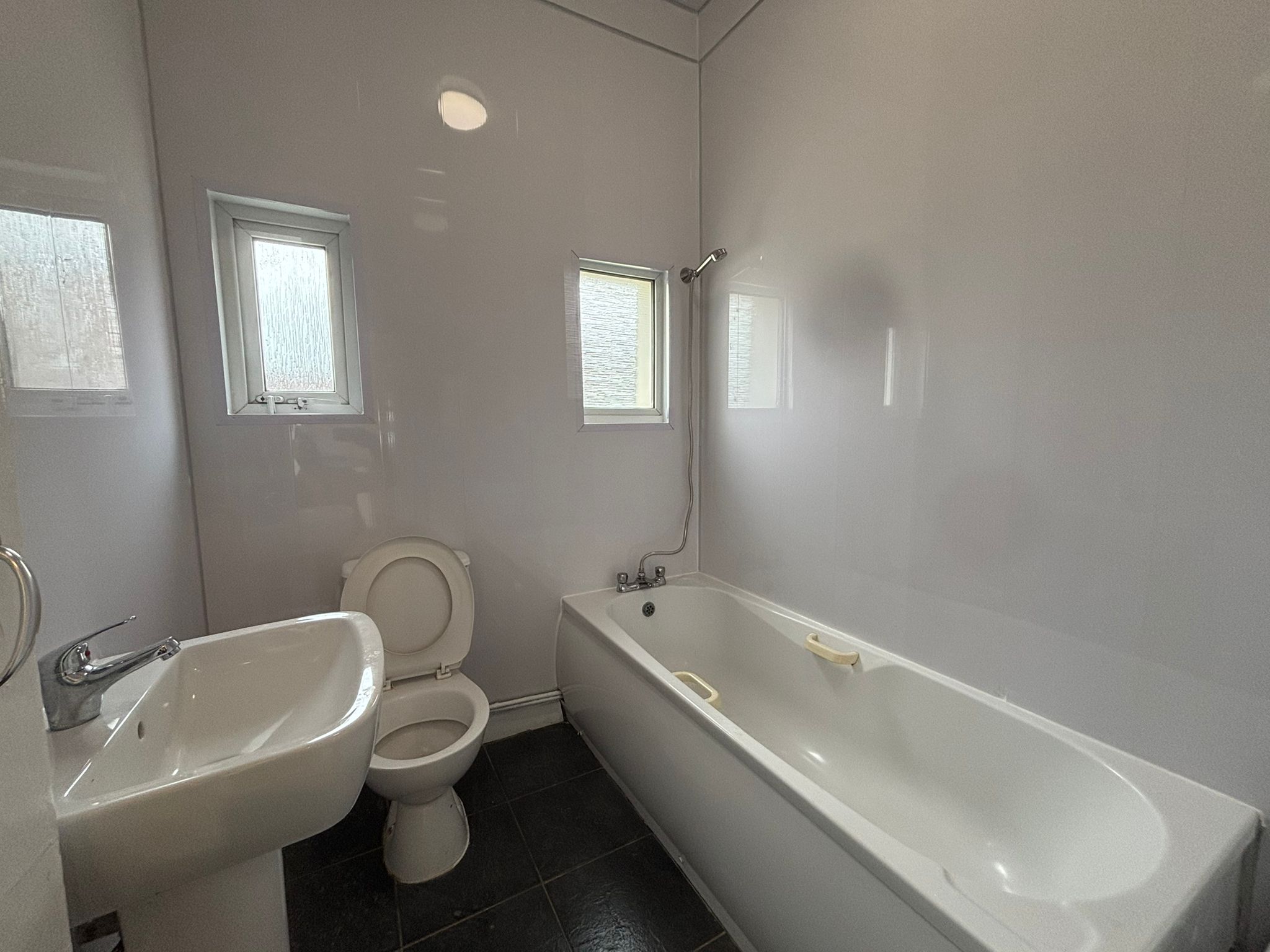 Trentham Road,Hillfileds Image8