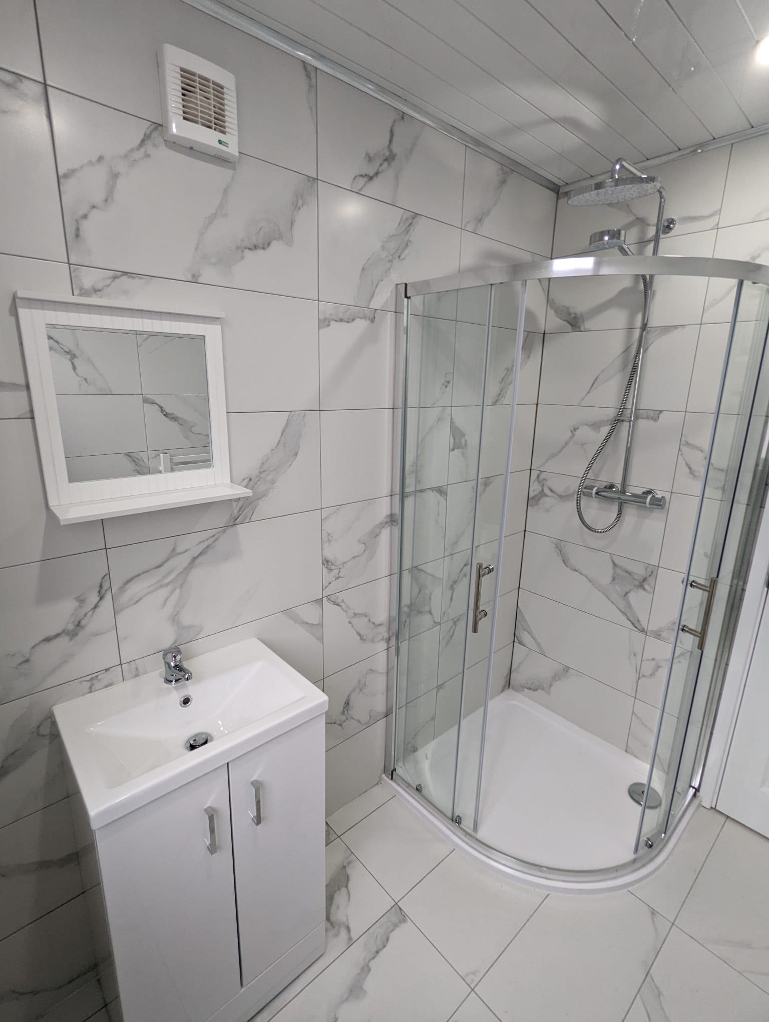 Red Lane, Paradise Image7