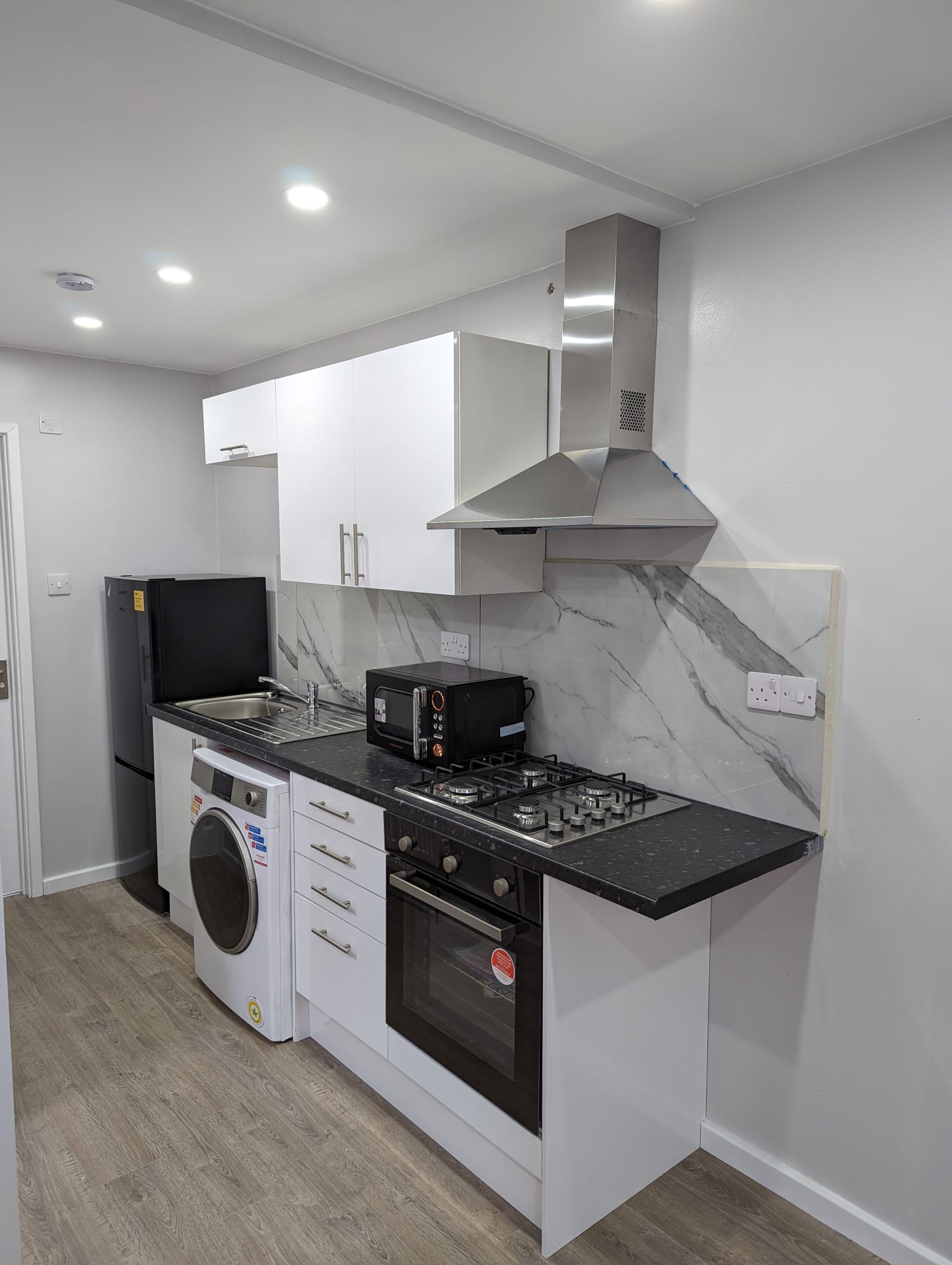 Red Lane, Paradise Image4