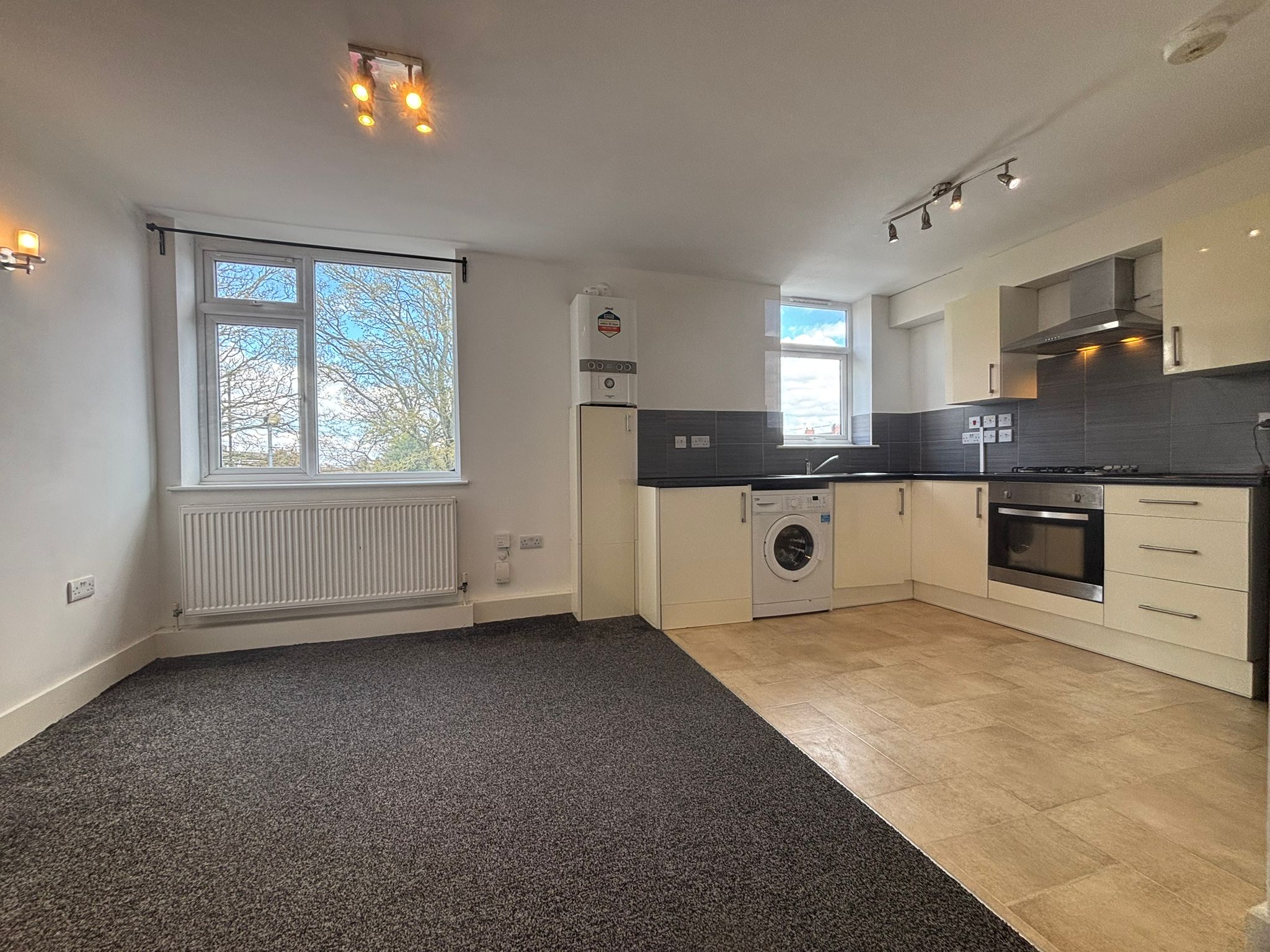 Barley Lea House, Stoke Aldermoor Image3