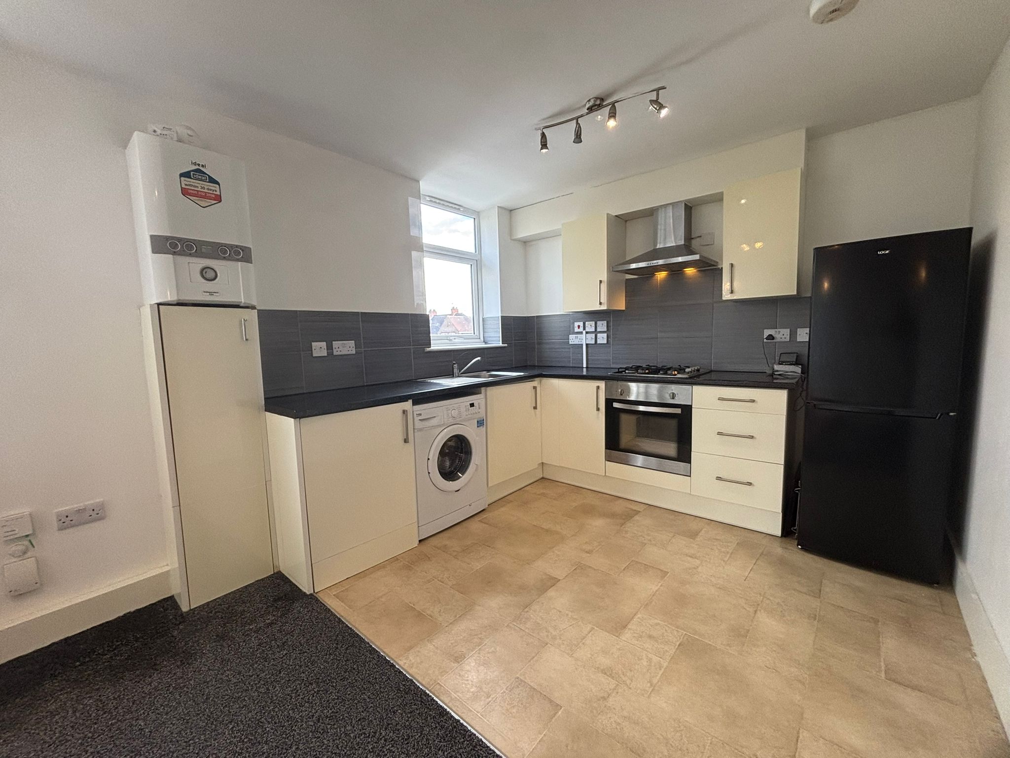 Barley Lea House, Stoke Aldermoor Image4