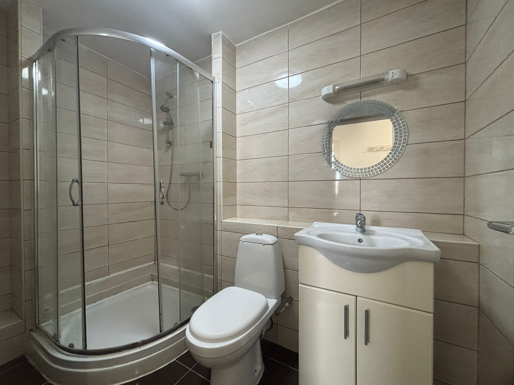 Barley Lea House, Stoke Aldermoor Image13