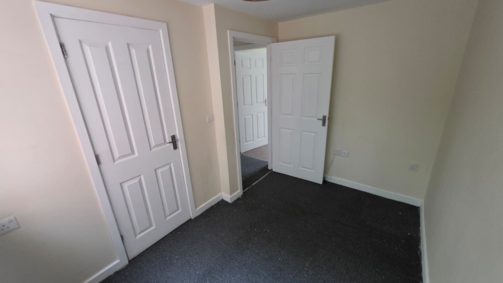 Hickory Close, Potters Green Image10