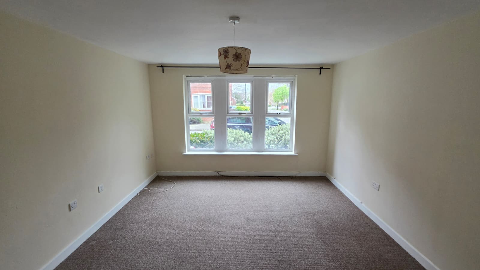 Hickory Close, Potters Green Image4