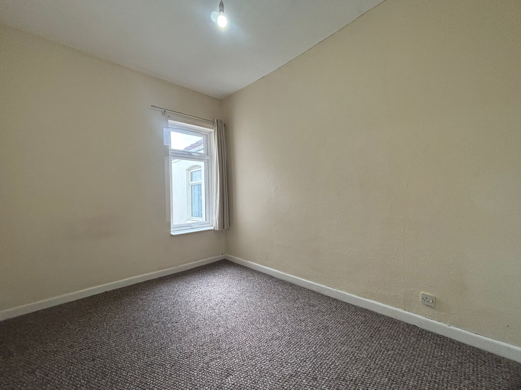 Holmsdale Road, Foleshill Image13