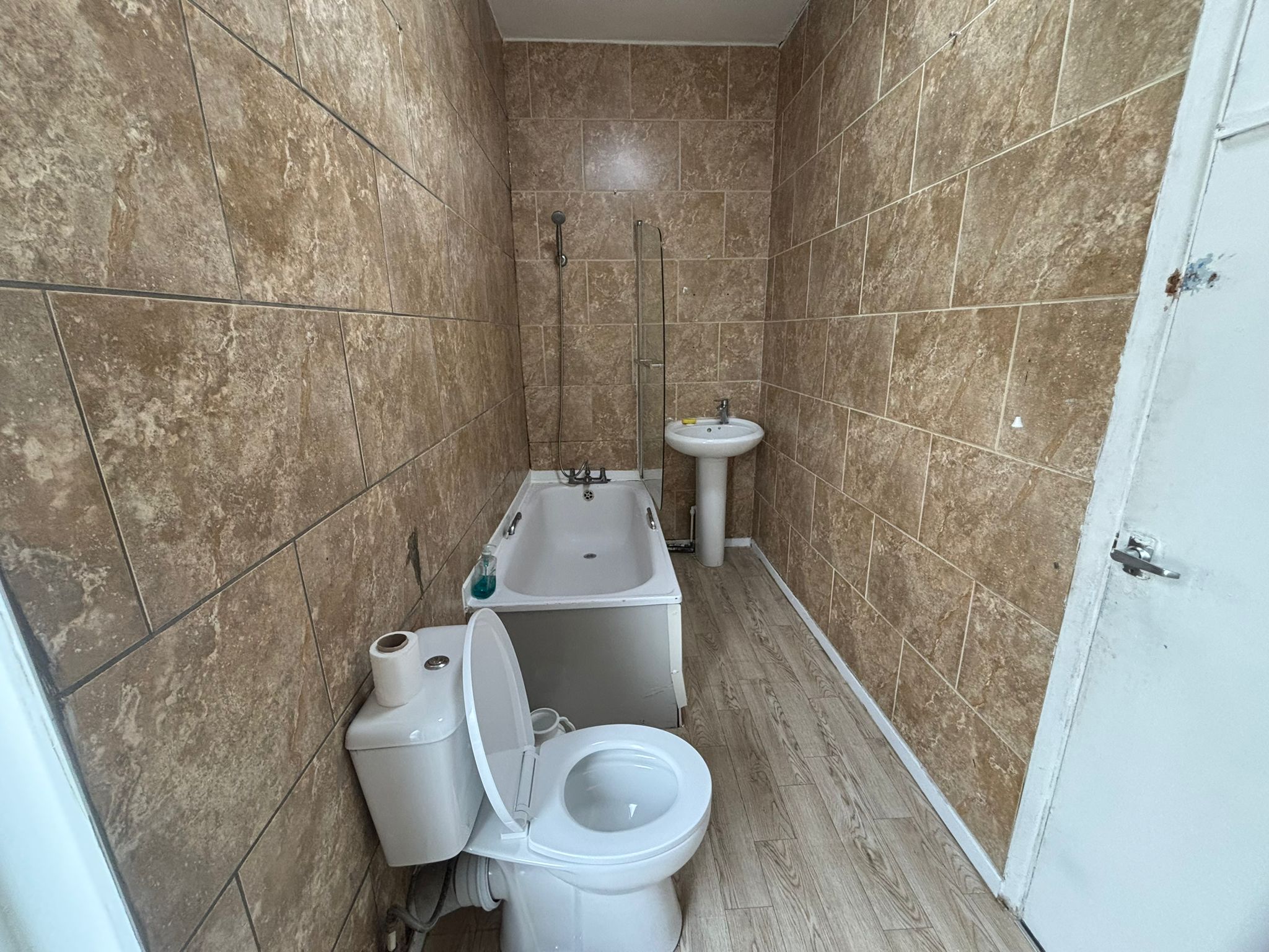 Holmsdale Road, Foleshill Image15