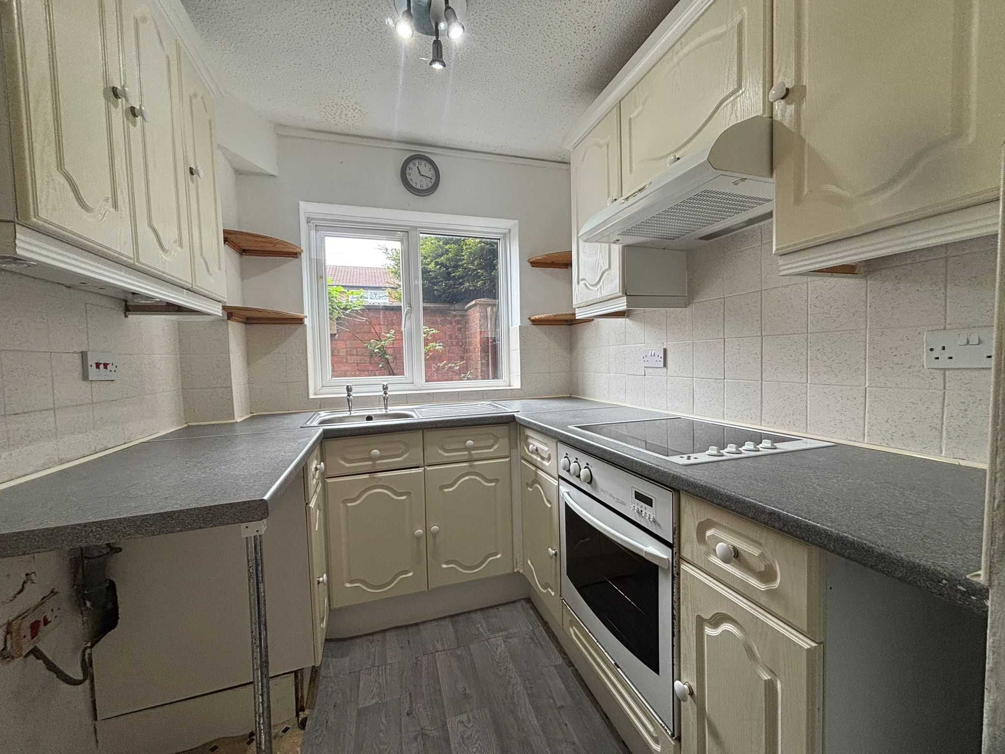 Holbein Close, Bedworth Image5