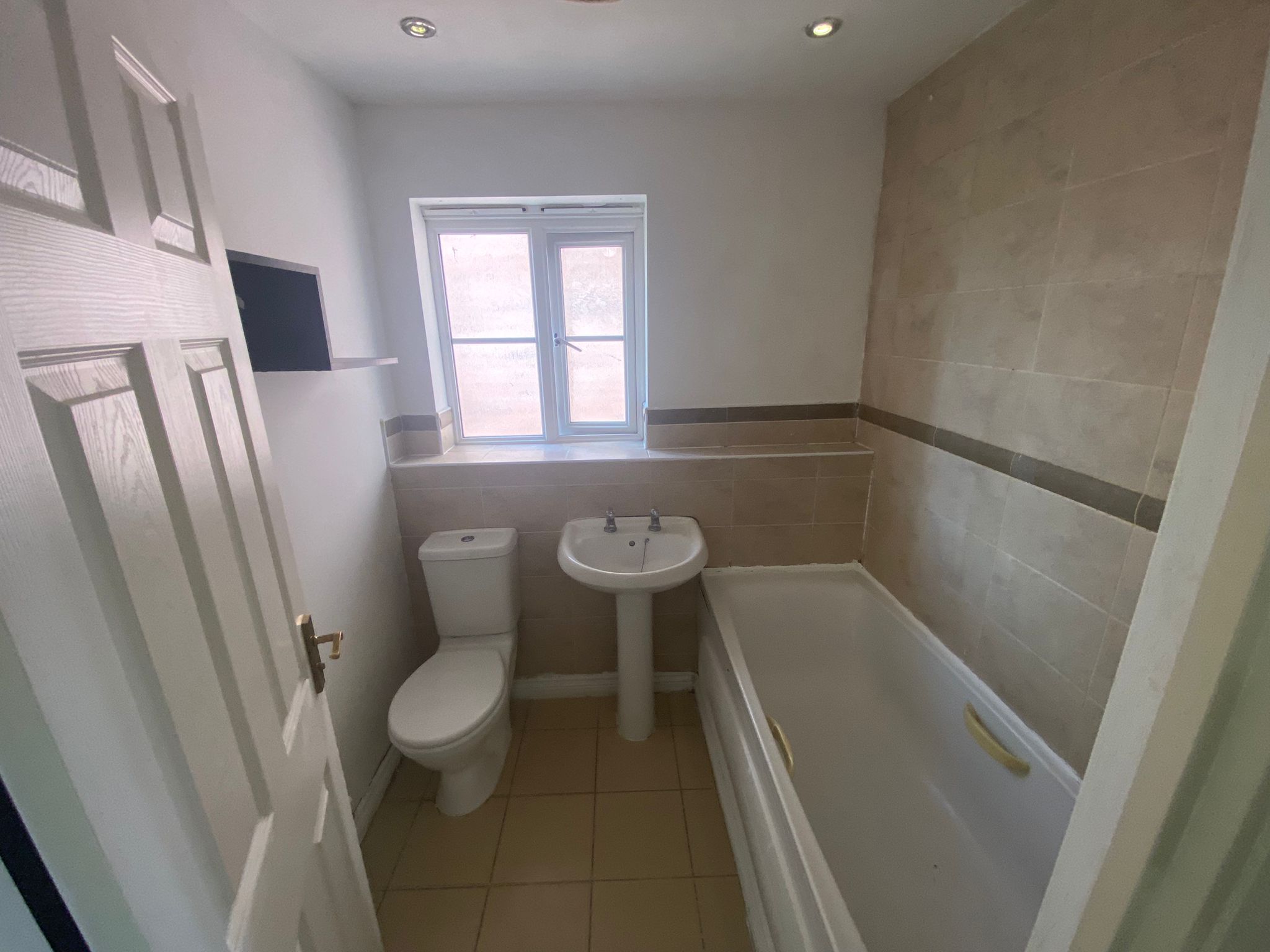 Cobb Close, Stoke Heath Image13