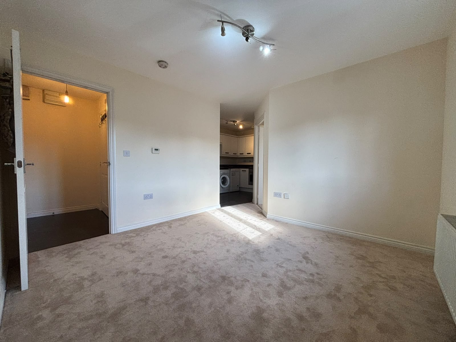 Gibraltar Close, Lower Stoke Image7