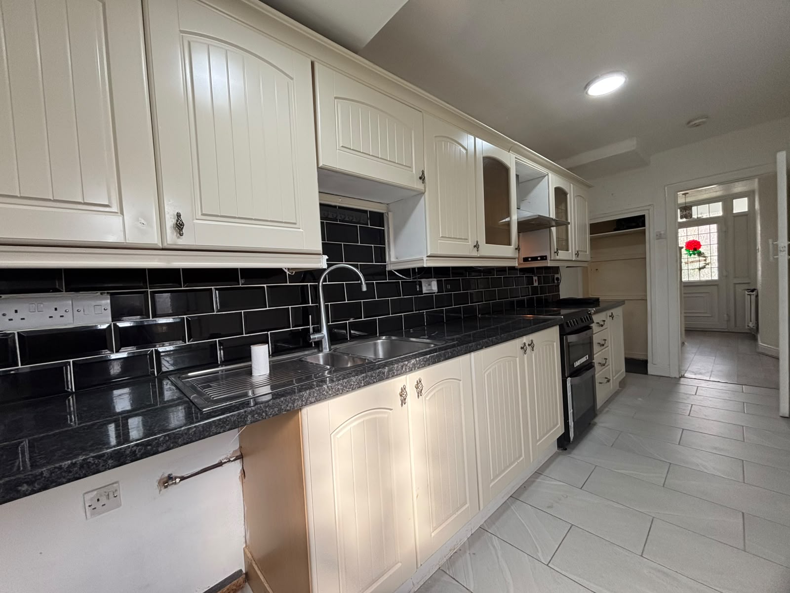 Cheveral Avenue, Radford Image6